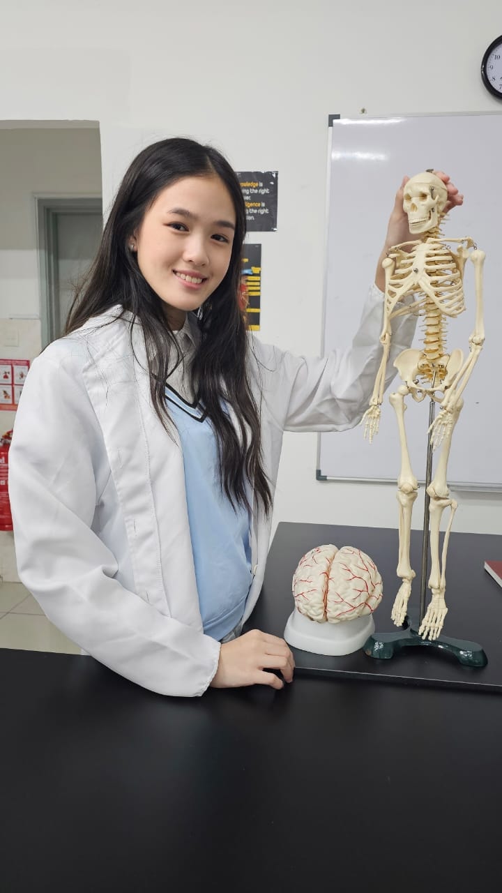 A LEO Secondary student focused on IGCSE exam preparation